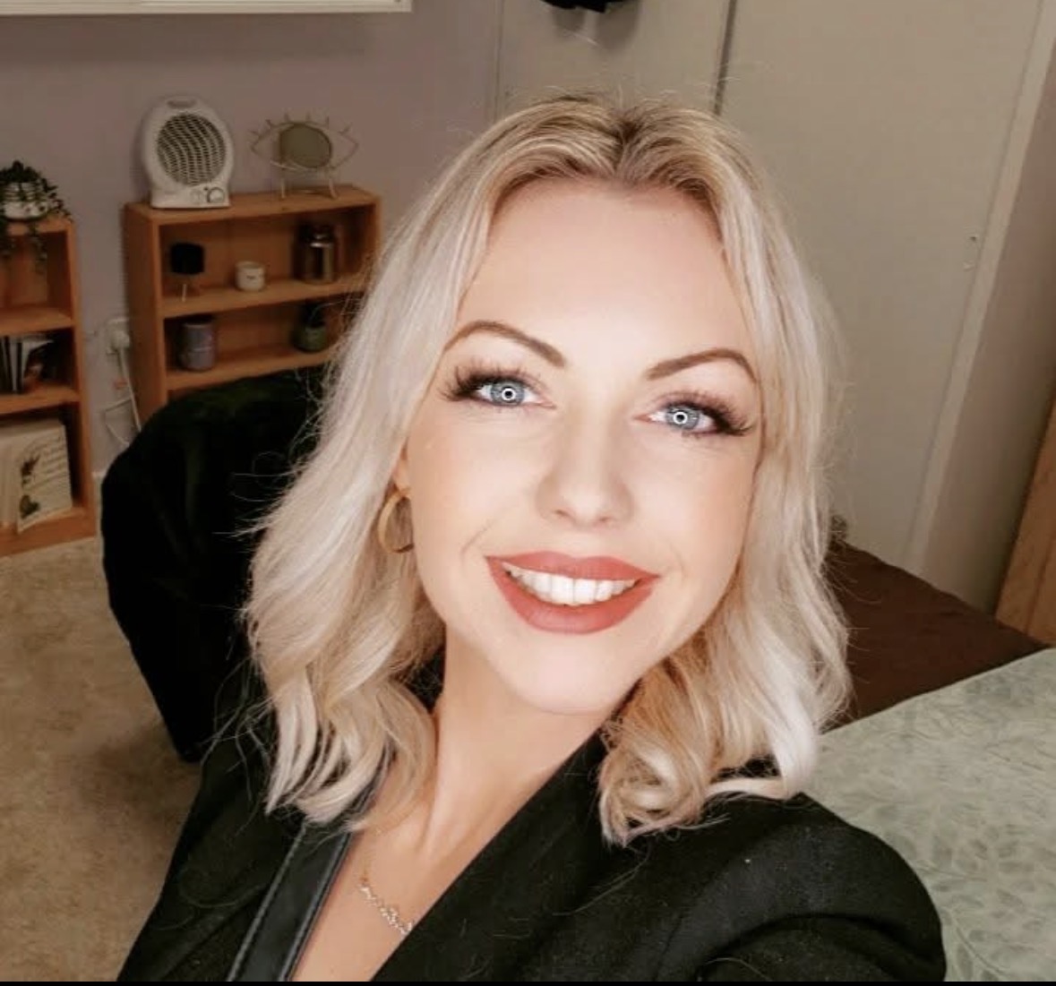 Victoria, Founder